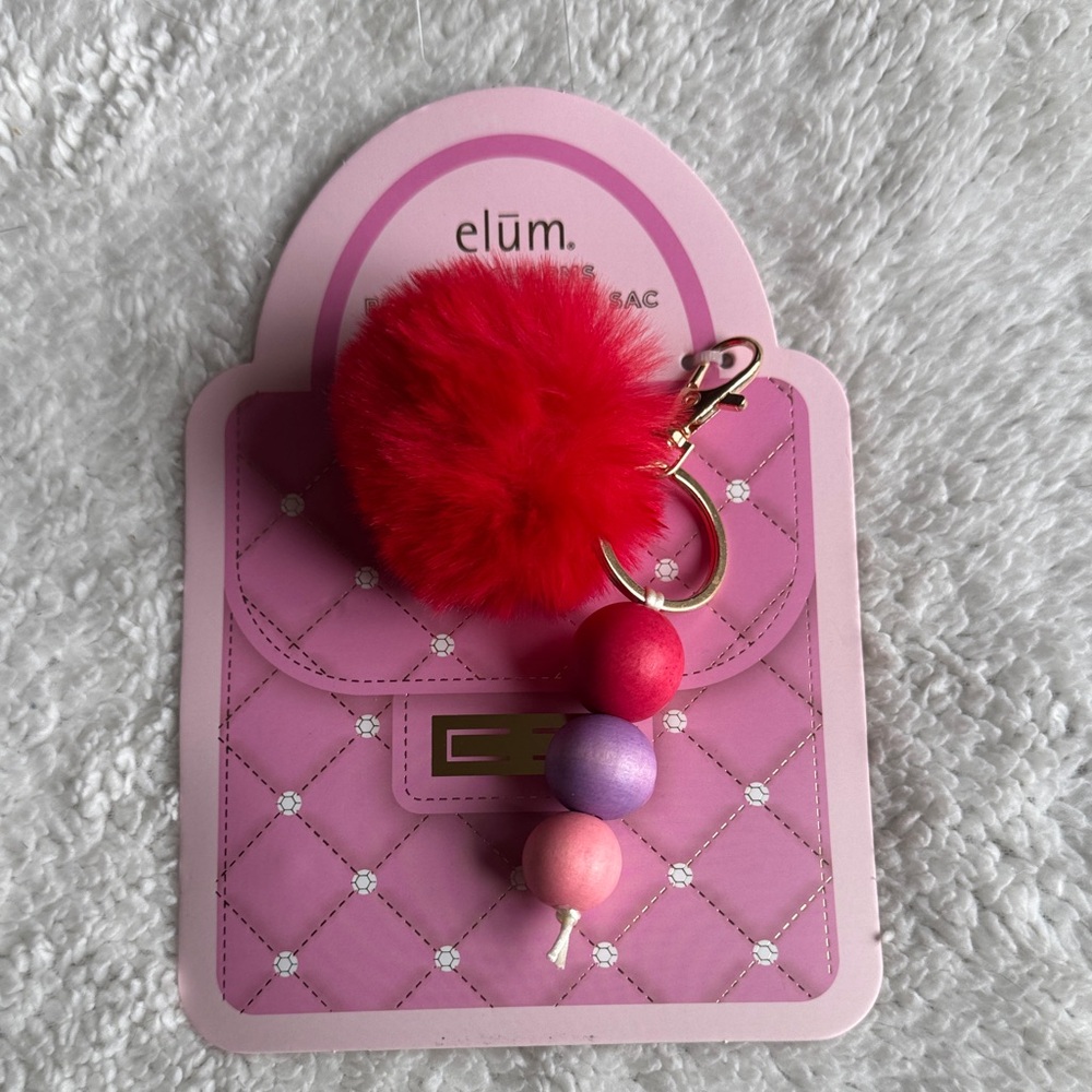 NWT- elüm Red Pom Pom & Pink Gradient Wooden Bead Keychain